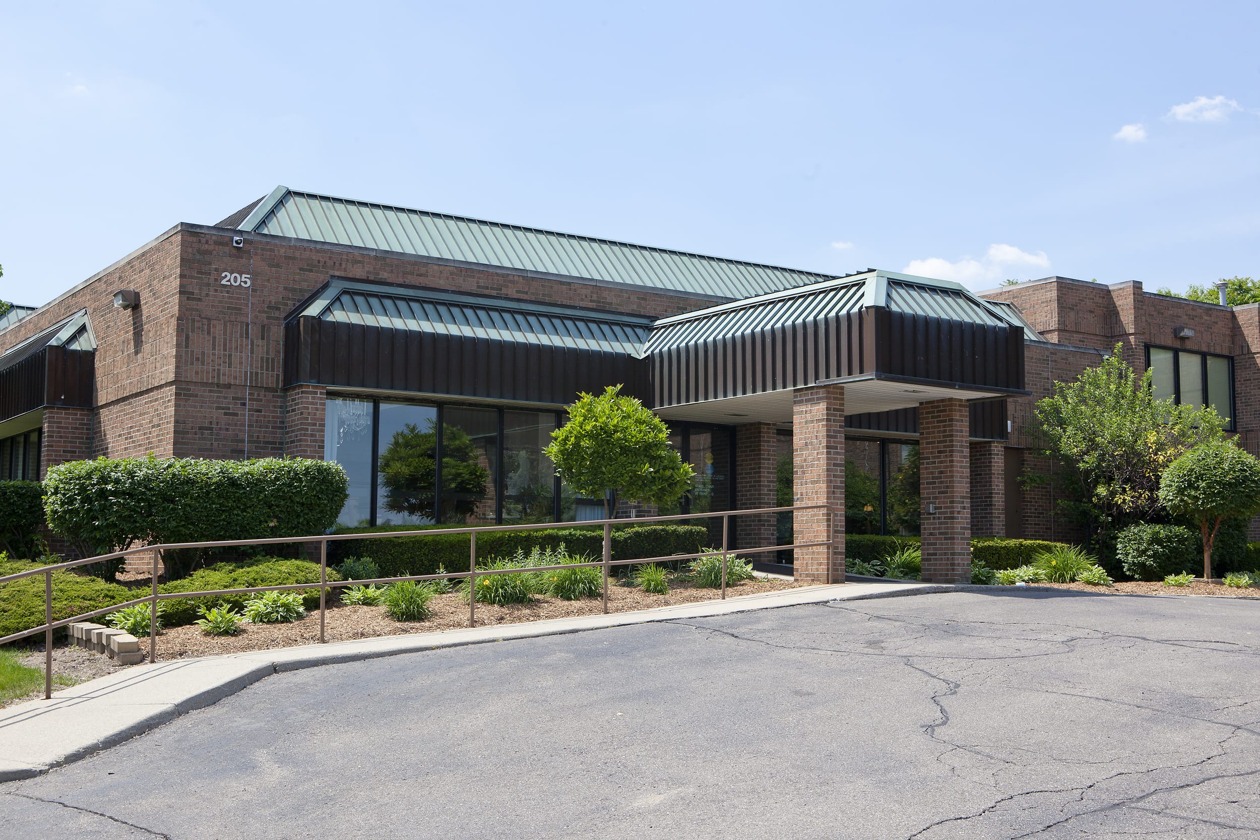 Plymouth Inn Assisted Living: 205 N Haggerty Rd, Plymouth, MI 48170